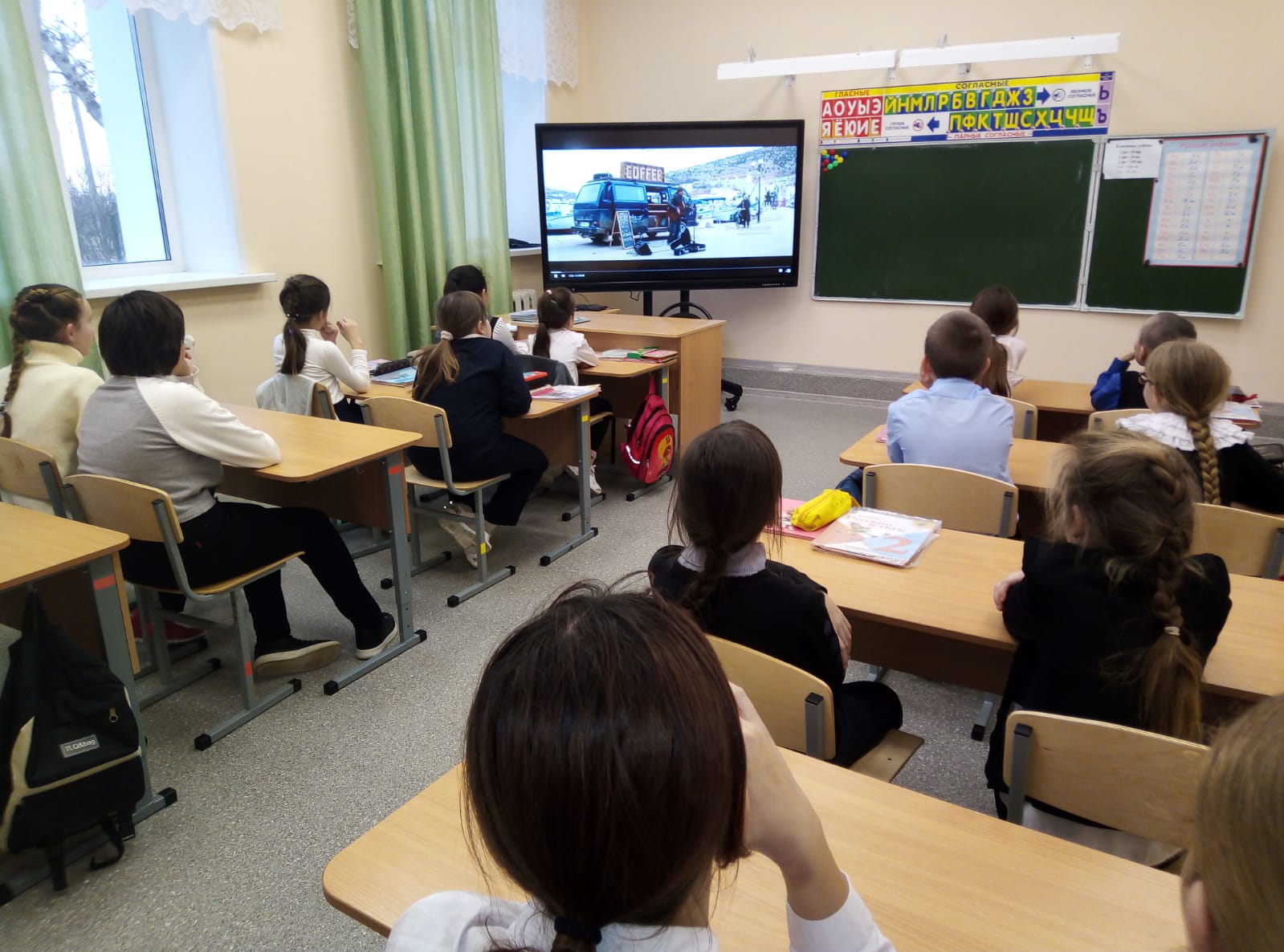 Просмотр фильма «Звезды мне укажут путь»..