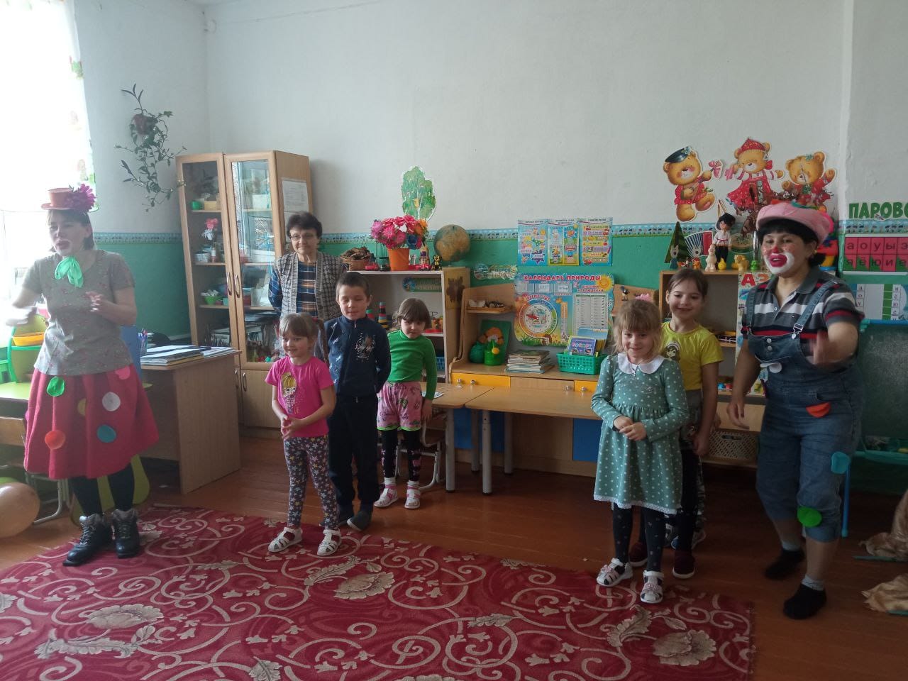 День смеха с Прошкой и Веселинкой..