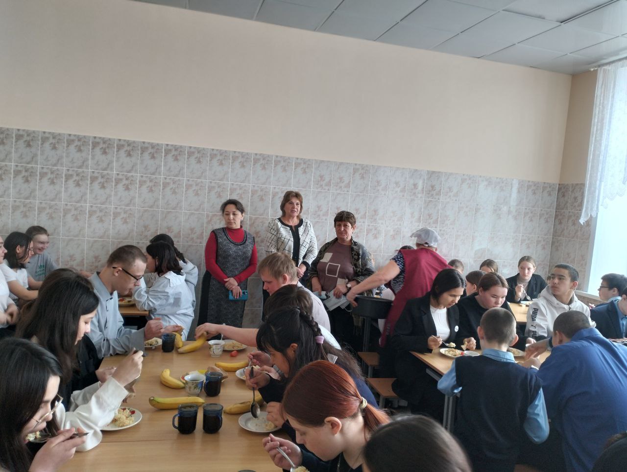 Административно-общественный контроль за организацией питания в школьной столовой.