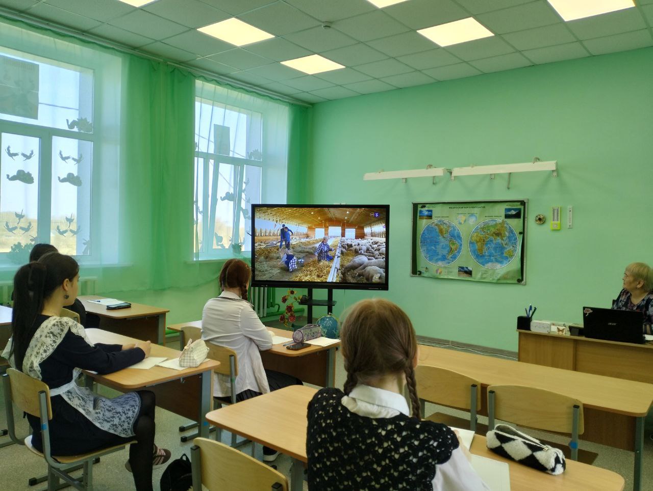 Профориентационное занятие курса «Россия — мои горизонты» на тему «Россия аграрная: животноводство, селекция и генетика»..